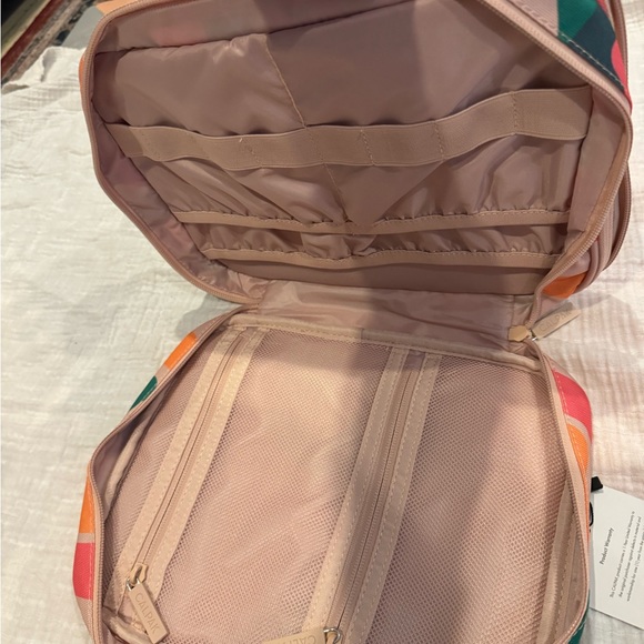 Calpak tablet tech organizer NWT- never used before. - Picture 4 of 6